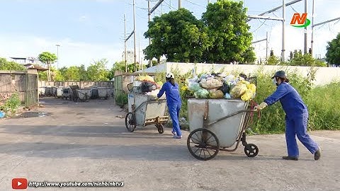 Những công nhân vệ sinh môi trường giữa mùa dịch