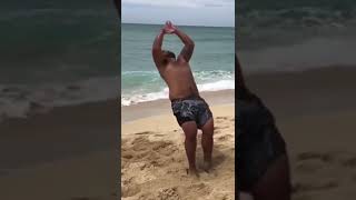 336-pound wisconsin player can do a standing backflip😱