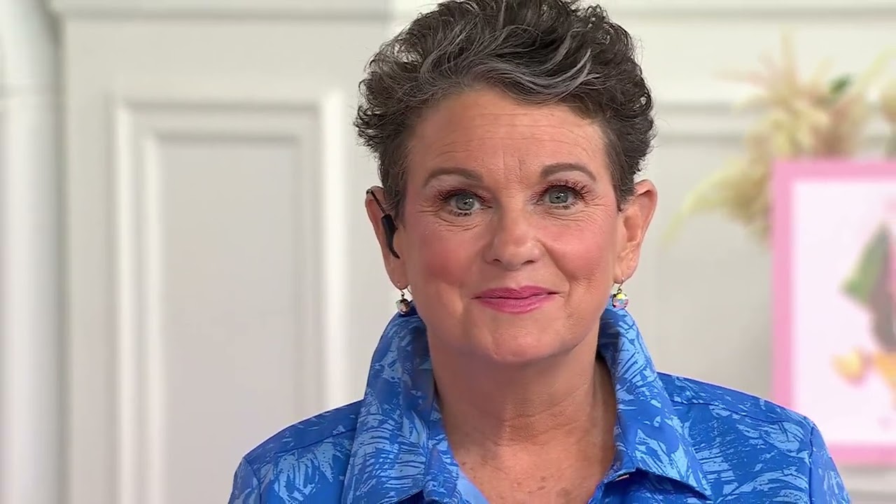 Doll 10 Magic Eye Opening Shadow Palette with Brush on QVC