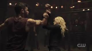 Arrow s8e5: cage match