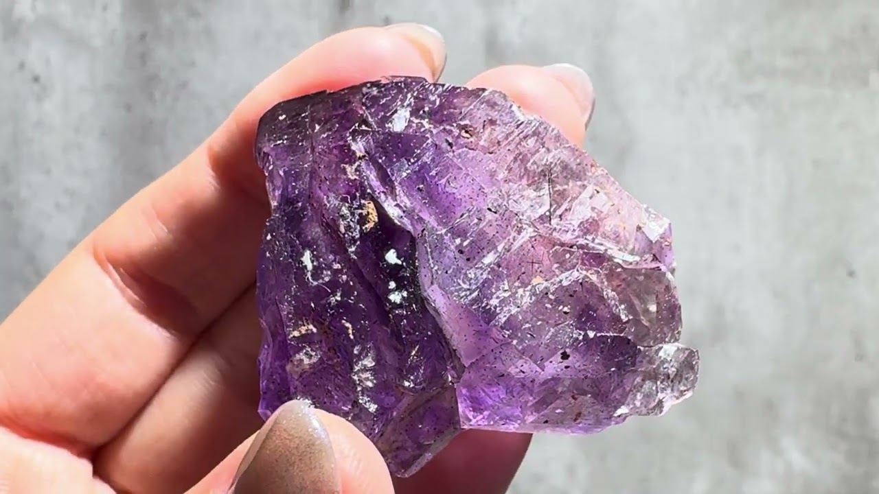 様々な表情を見せる魅惑のアメジスト！モンドアメジスト・タンザニア産