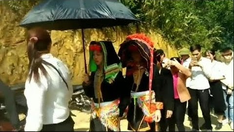 Lễ đón dâu trong đám cưới của người dao lô gang