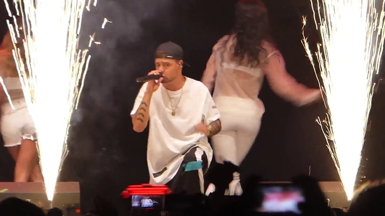 Liam Payne - Free Radio Live - 11/11/17 - Bedroom Floor