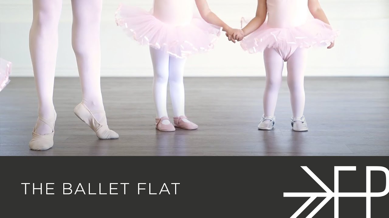 womens navy tennis shoes