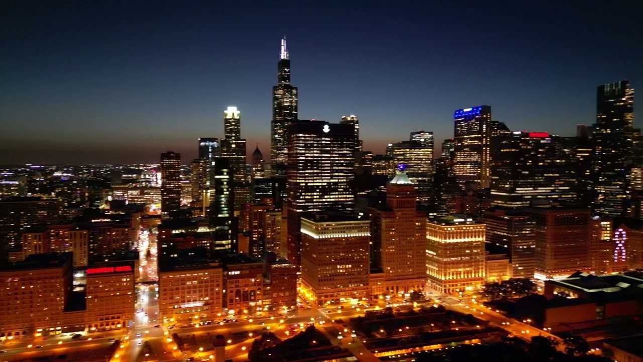 4K Aerial Buckingham Fountain, Grant Park- Chicago