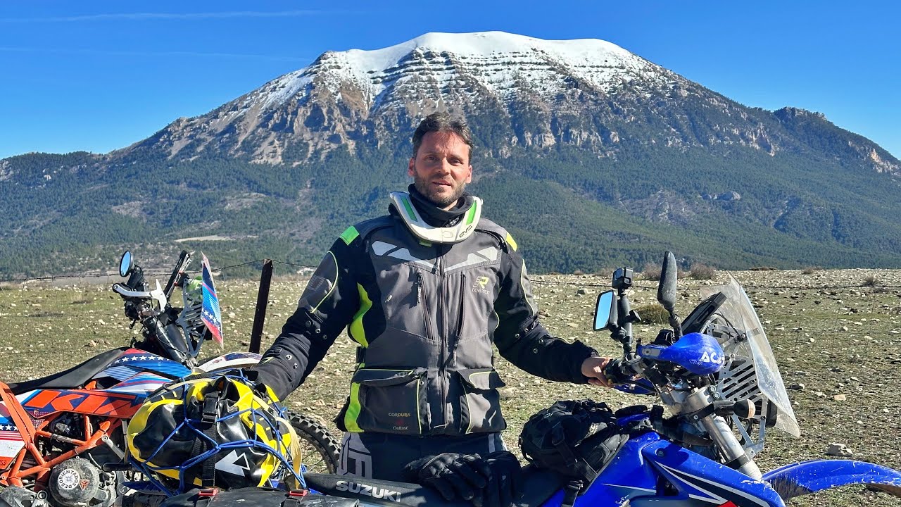 RUTA en MOTO al ESPECTACULAR nacimiento del Río Mundo