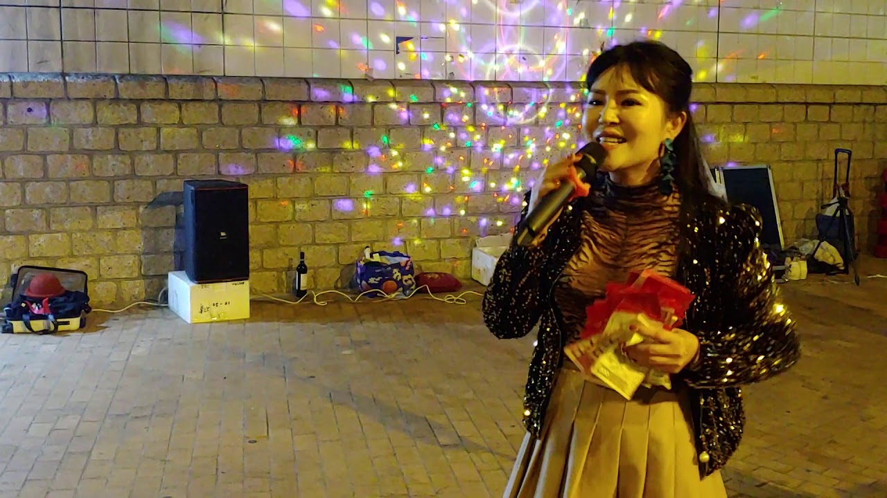 🌠{ 飛月之星}Singer:小紅💃~🎼我個心 始終仍屬你-- 碼頭聖誕晚唱19-1221。 - YouTube