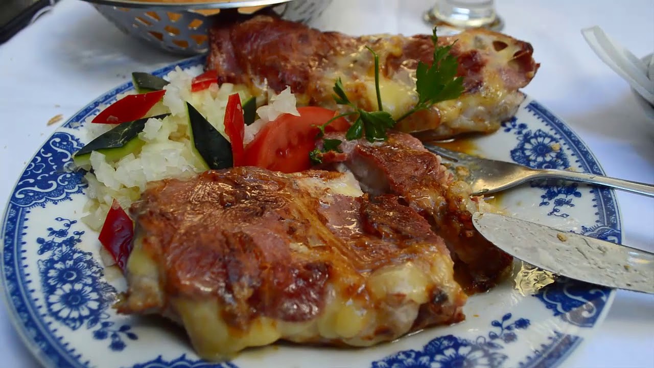 American Students Ask About Serbian Food