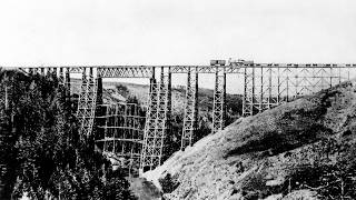 How America Built Railroad Bridges Over 200-Foot Canyons Using Only Wood