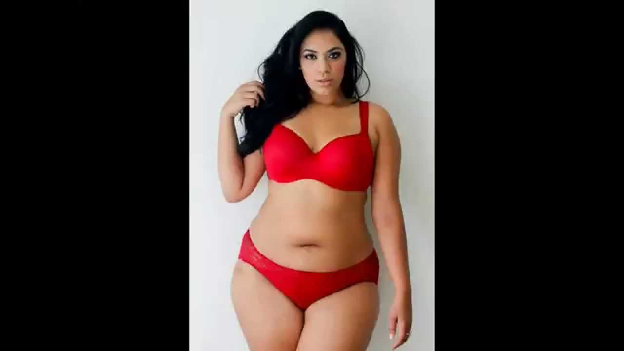 mini saia xadrez mais o modelo de tamanho 31, estopa Badhesha, mulher grande e bonita, agradável figura curvilínea