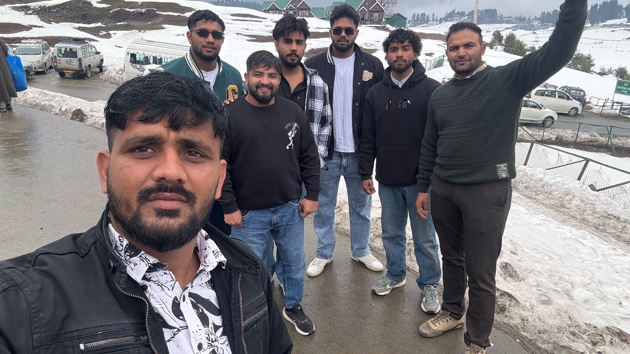 शीलू न tour पर गाड़ी 🚙 फ़सा दी(Gulmarg)का पहला व्लॉग(पार्ट 1)