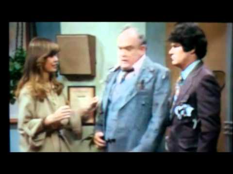 WKRP "As God as my witness, I thought turkeys could fly" Thanksgiving