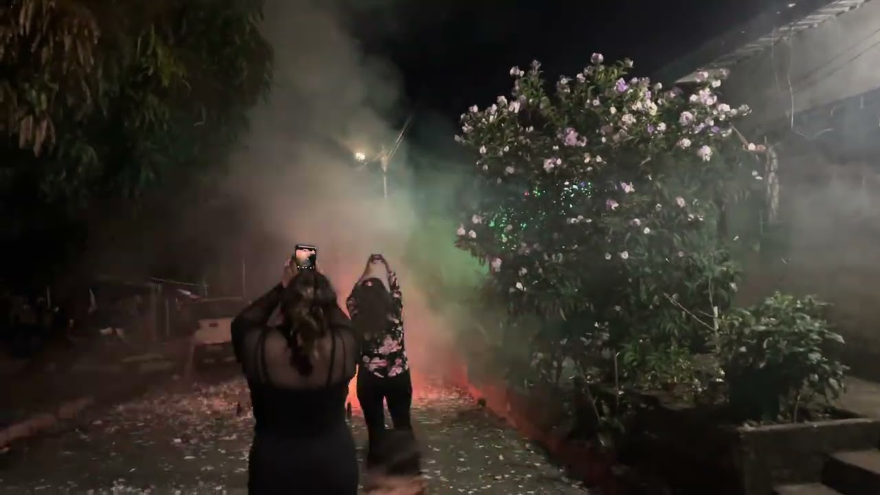 Cinco para las 12 🧨 🧨 🧨 🧨 