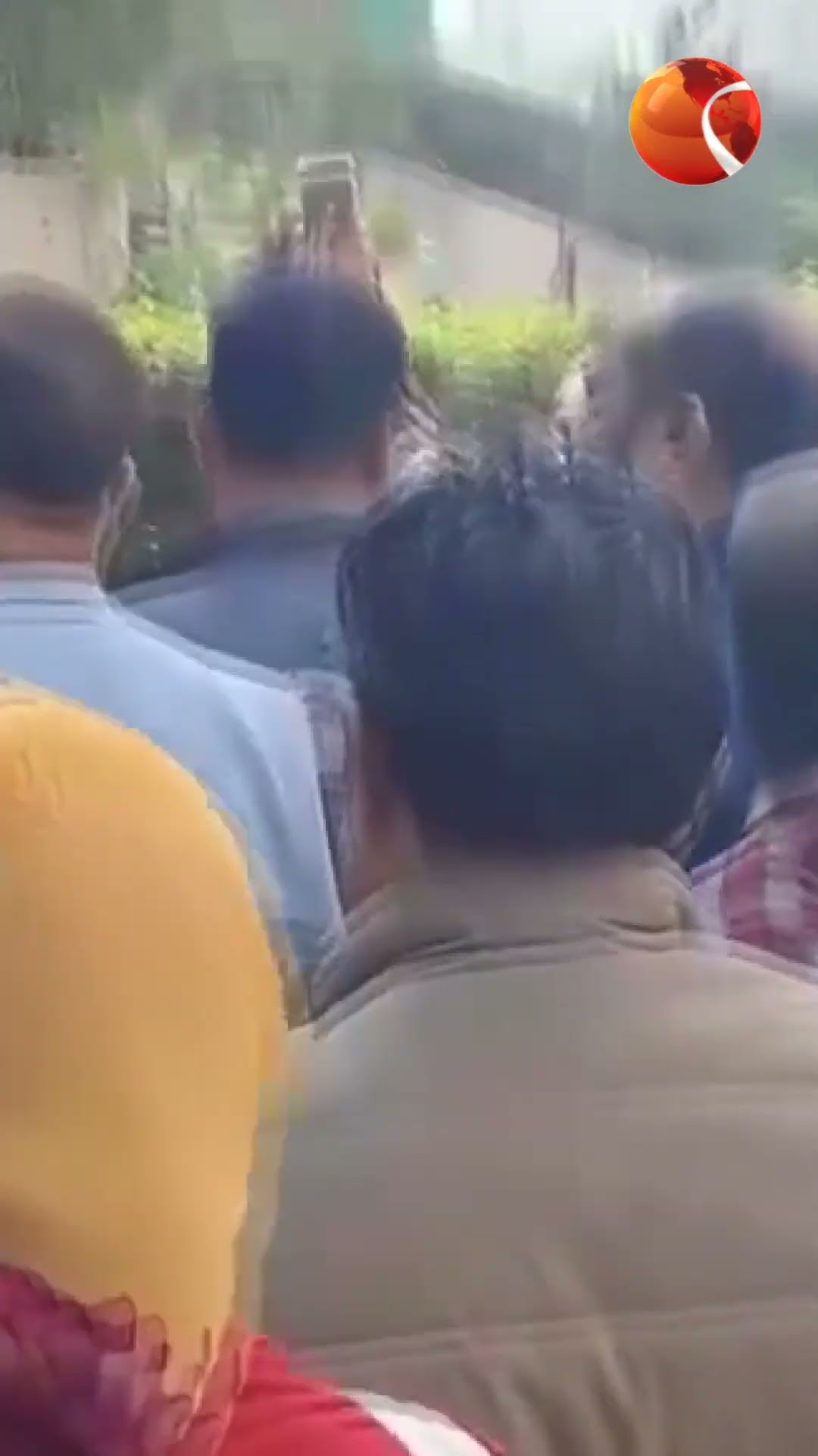 দাবি আদায়ে রাজধানীর গ্রামীণফোন অফিসের সামনে বিক্ষোভ #grameenphone #Channel24
