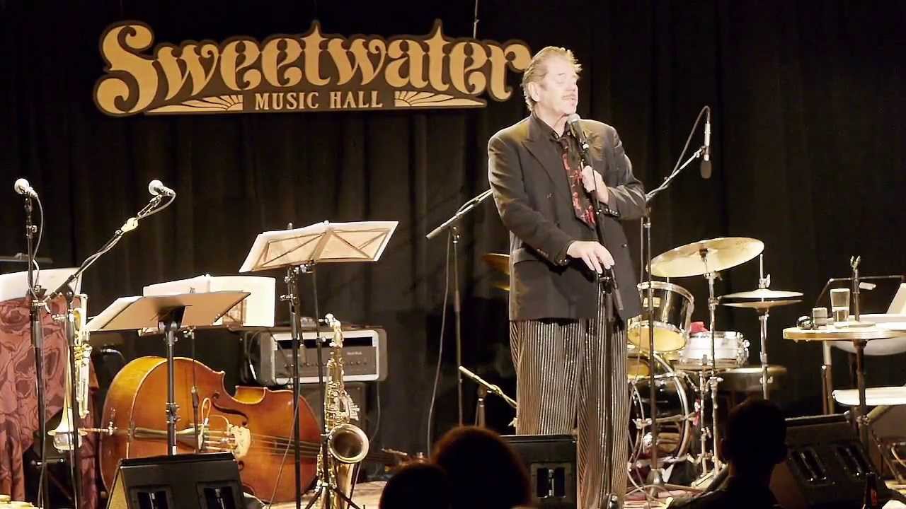 Dan Hicks opens Prohibition Mob Band show