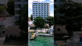 Admire la belleza del mar turquesa de la isla de Cozumel desde El Cid La Ceiba Hotel de Playa