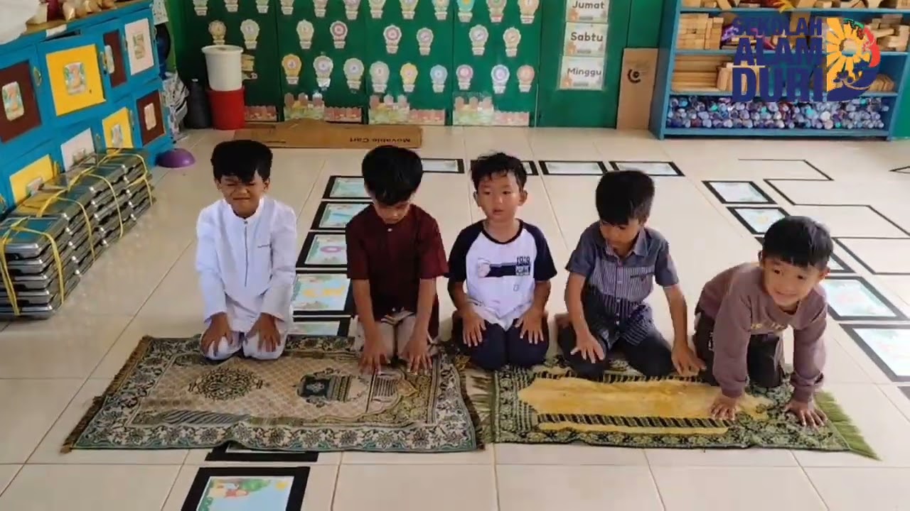 Belajar gerakan sholat