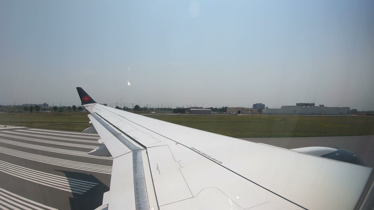 Takeoff from Toronto YYZ for Montreal YUL | Air Canada A220-300 | AC410