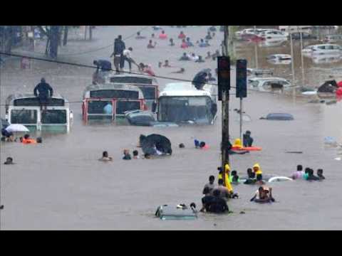 أخطر فيضانات قبل قليل في مدينة الرباط فيضانات تغرق شوارع الرباط وسلا شاهد فيضان تغرق القصر الكبير 