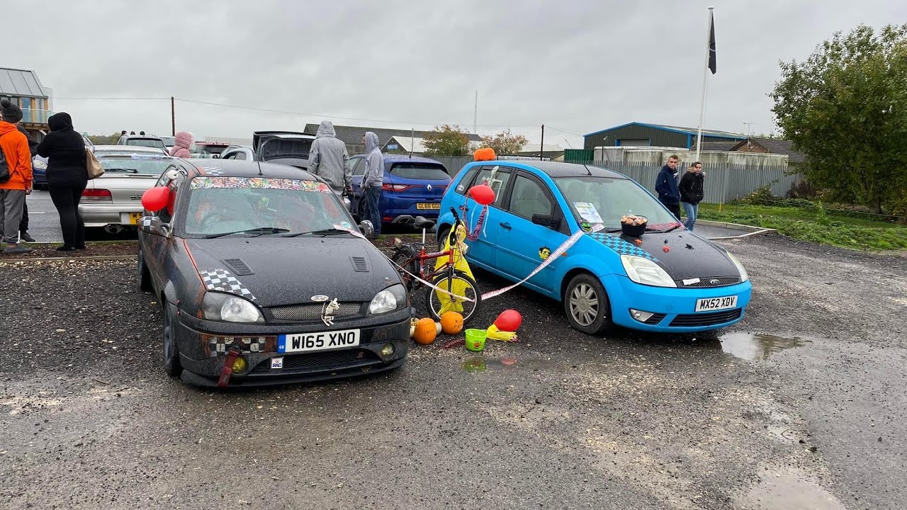 Halloween at the motorist Leeds car meet fiesta subaru and pennywise