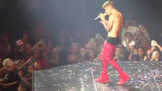 Justin bieber butt see in concert