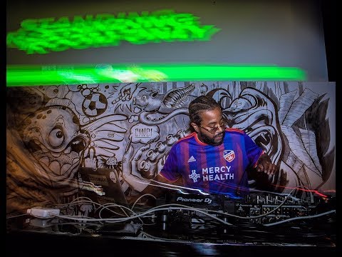 CLOCKWORKDJ x RJD2 do a b2b DJ Set!