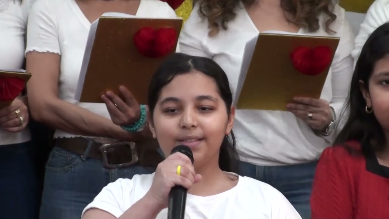 ترنمية في واحد بيحبك