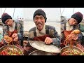 Fishermen eating seafood dinners are too delicious 666 help you stir-fry seafood to broadcast live26