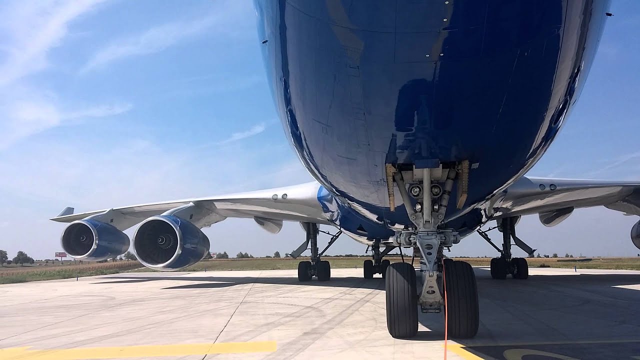 747's starting engines (BEG) - YouTube