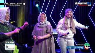 GALA GALA COVER DIANA SASTRA