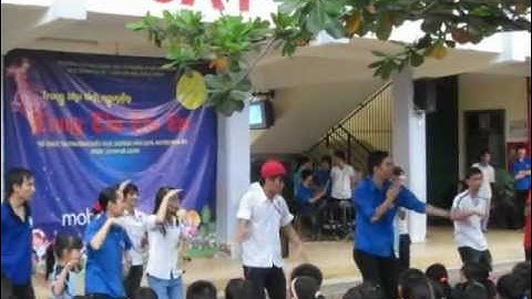 Đoàn cơ sở CKUS - Vui hội trăng rằm 2012 - Dân vũ Trống cơm