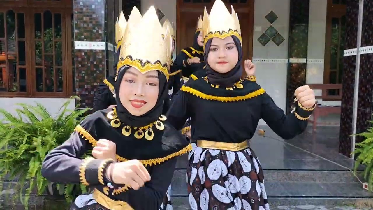 NGLENYER DANCE SDN PEJOK I KEC  KEPOHBARU