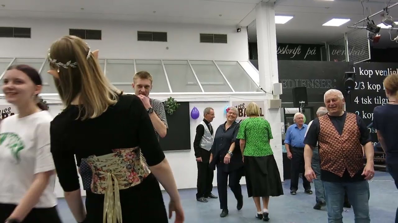 Den gamle Ottetur på langs fra Thy (DK) Hørsholm Folkedanserforening