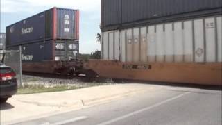 WB UPRR Stack & Bare Table Train Rolls Thru Austin TX
