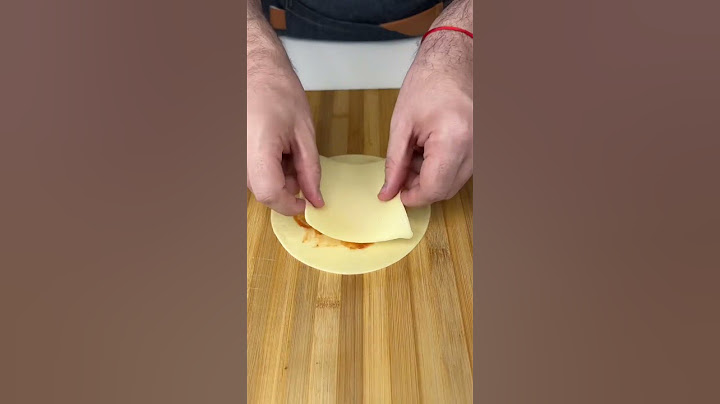 ENROLADINHO DE SALSICHA COM MASSA DE PASTEL E QUEIJO #shorts #receita #pastel