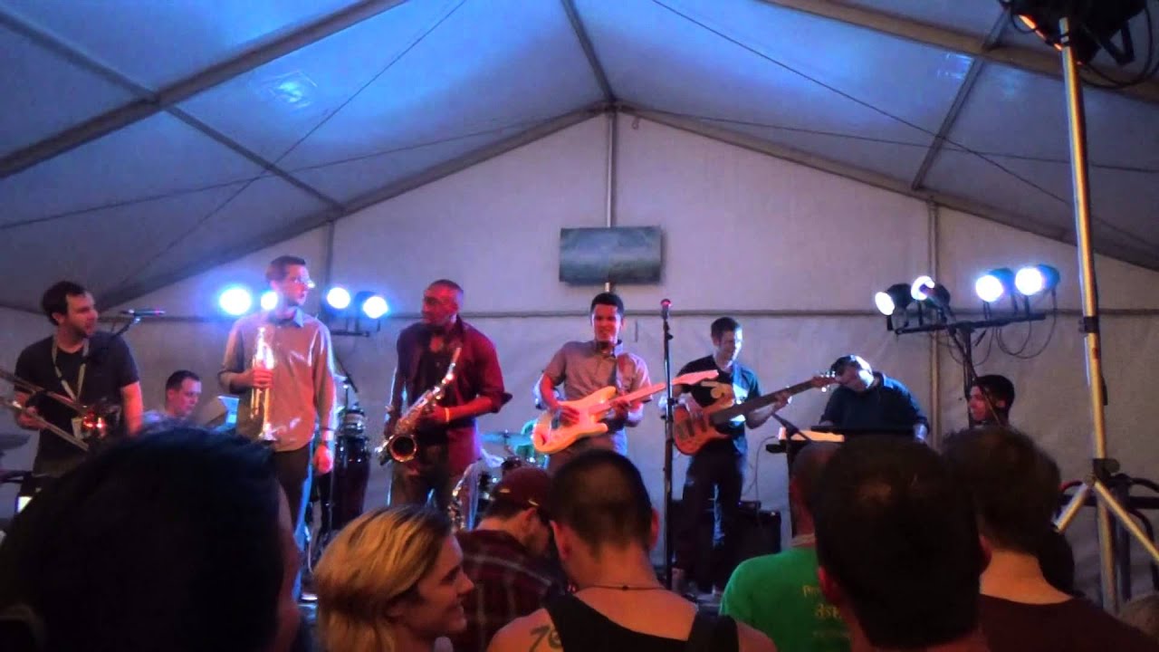 Regardez MVT - Throne (Live at Jazz Fest 2014) sur YouTube Regardez MVT - Throne (Live at Jazz Fest 2014) sur YouTube