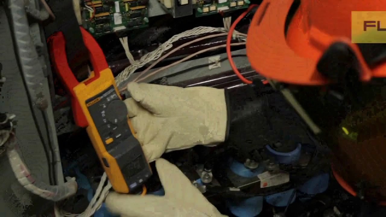 FLUKE 381 iFlex! See How It Works In Tight Spaces!