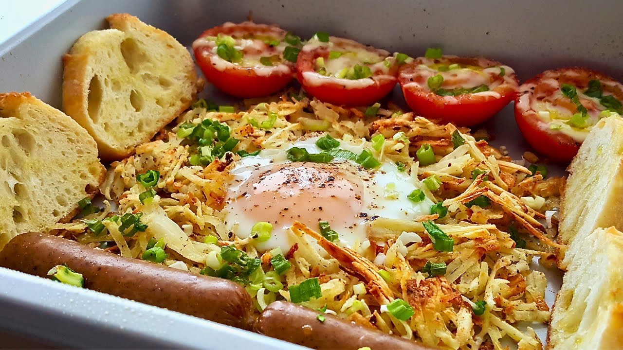 Egg, Hash Browns & Tomatoes in One Pan! Easy Sheet Pan Breakfast