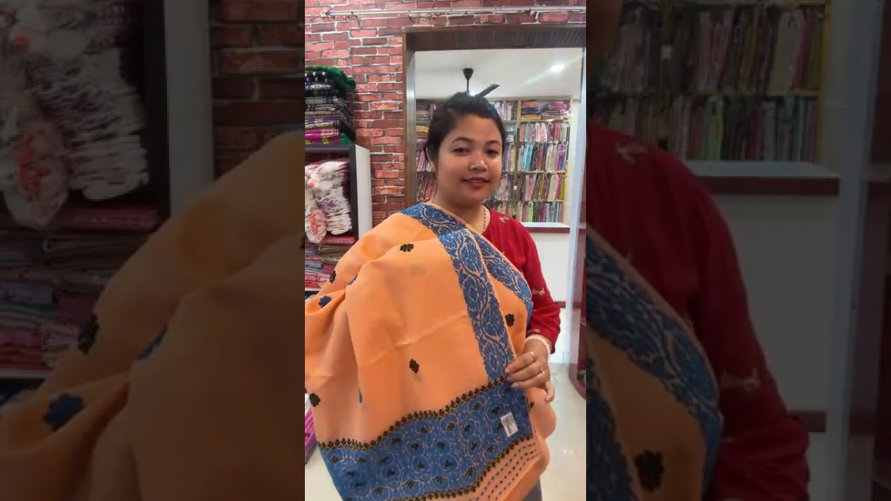 Thursday live from @ananyasbyparibardhemaji #mekhelasador #newarrivals Order Whatsapp no- 7002444623