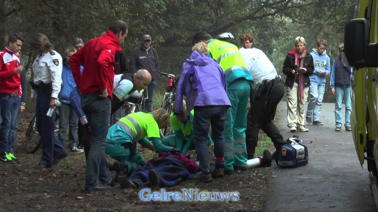 Fietsster zwaargewond na val