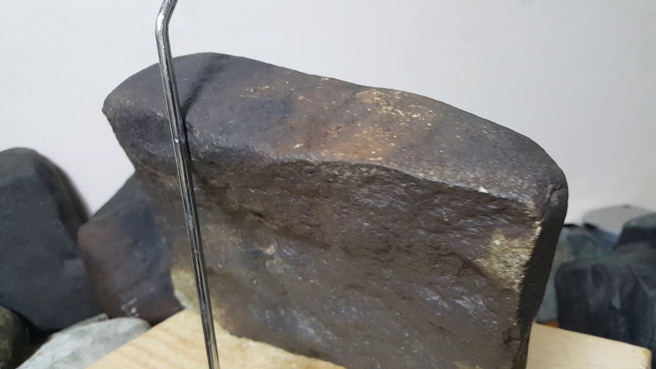 c1. 운석 隕石 lunar meteorite 한국에서 발견된 하늘에서 떨어진 돌.found in korea - YouTube