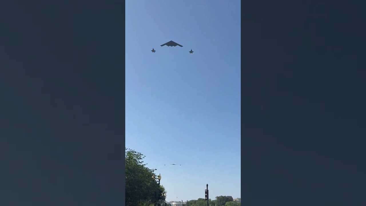 B2 FLYOVER AT WHITE HOUSE 