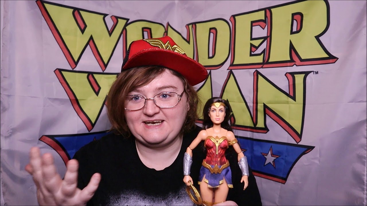 Wonder Woman merch unboxing: Battle ready and Gala WW84 dolls