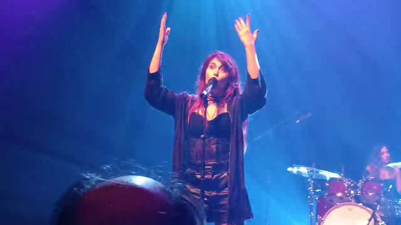 Strange Kind Of Women - Black Night  - Live at 