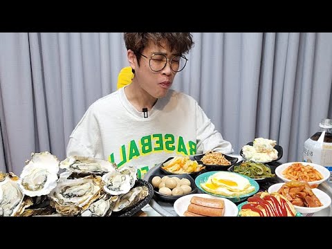 꽃돼지 석화 굴 스팸 계란후라이 메추리알 감자볶음 미역줄기 콩나물 <strong>비엔나</strong> 계란말이 감자샐러드 오뚜기 간짜장밥 한식먹방[korean food]mukbang Eating show 吃播