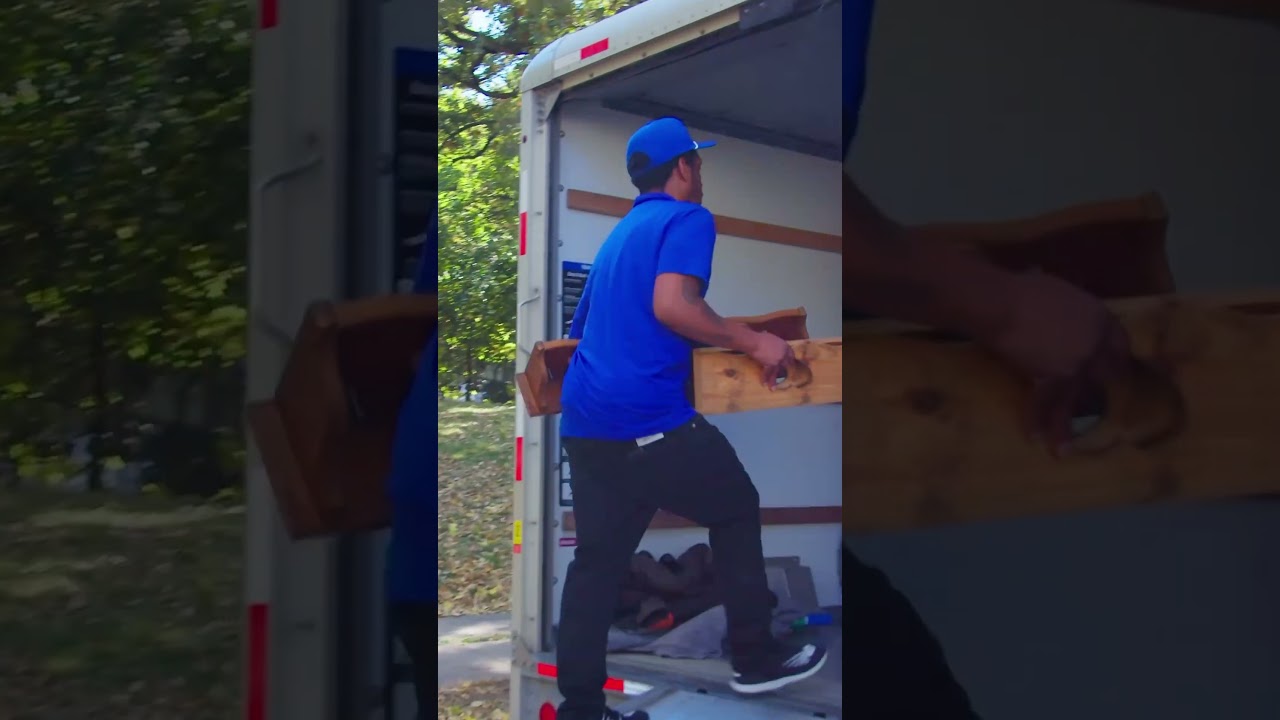 Blue Dolly® in action! 🚛📦 