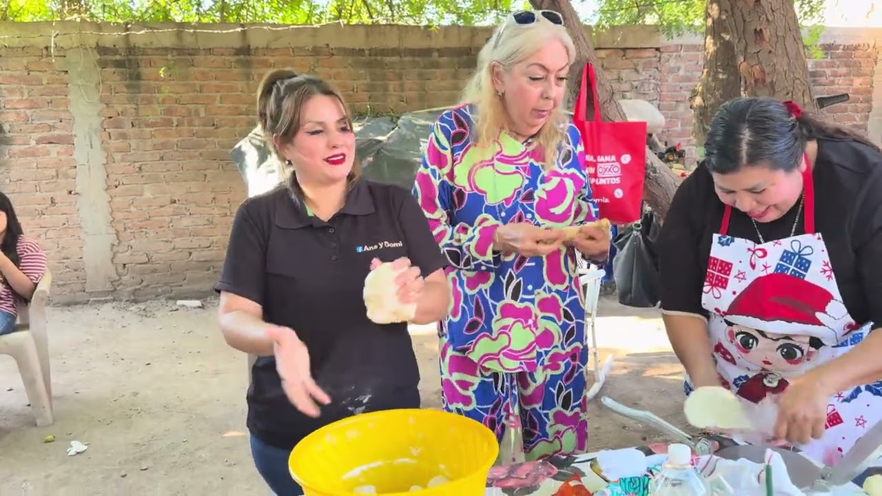Convivencia con amigos y unas tortillas de harina, cocinadas en la hornilla ￼