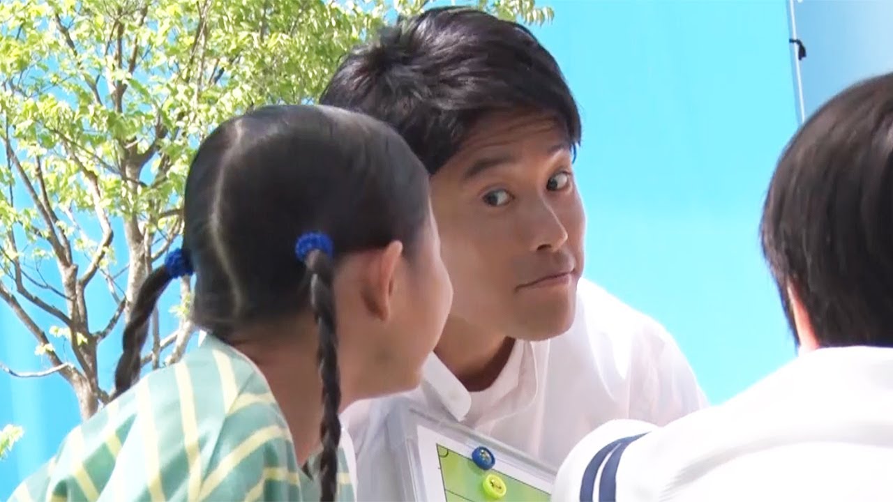 内田篤人 子どもたちとの撮影でニッコニコ おちゃめな変顔も 日本損害保険協会新cm メーキング Youtube