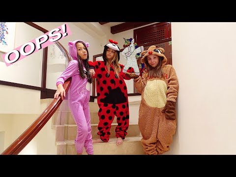 ULTIMATE "STRANGER THINGS&rsquo;&rsquo; ONESIE BATTLE  W/PIPER ROCKELLE & COCO QUINN!!| Familia Diamond