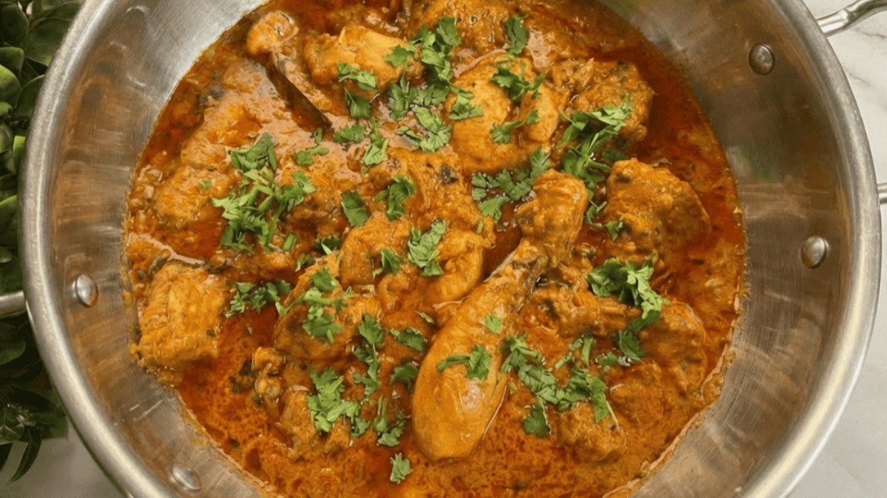 Bachelor's Chicken Curry | Chicken Curry Recipe | Chicken Gravy